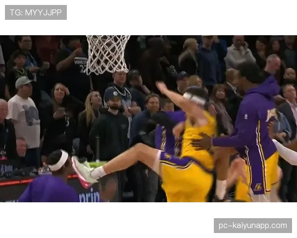 艾顿挡拆制造内线优势提升球队篮板控制力